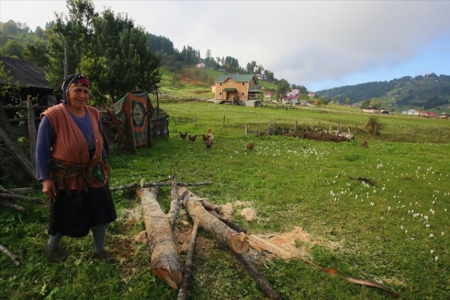 Karadeniz'in cefakar kadınları kışa hazır 17