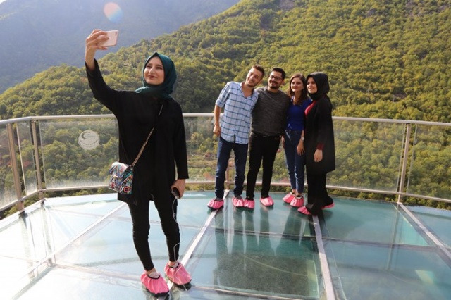 Bu cam seyir terasına çıkmak cesaret istiyor 1