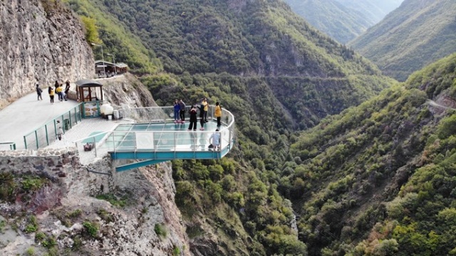 Bu cam seyir terasına çıkmak cesaret istiyor 5
