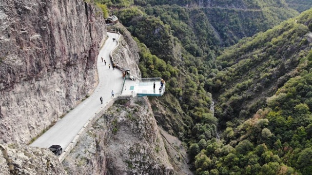 Bu cam seyir terasına çıkmak cesaret istiyor 6