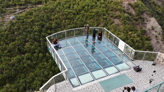 Bu cam seyir terasına çıkmak cesaret istiyor 11