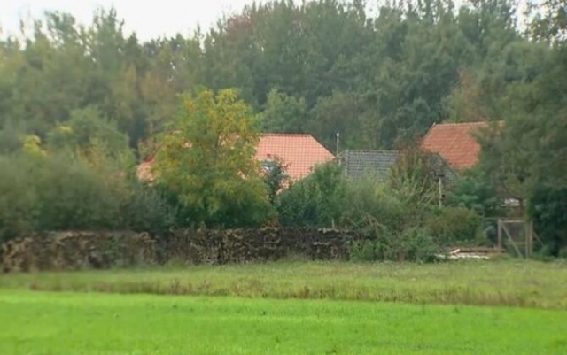 Dehşet evi! Dolabın arkasında gizli bir merdiven bulup aşağı indiler... 12