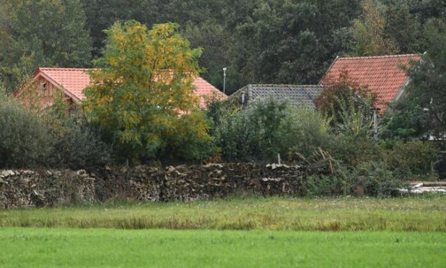 Dehşet evi! Dolabın arkasında gizli bir merdiven bulup aşağı indiler... 4