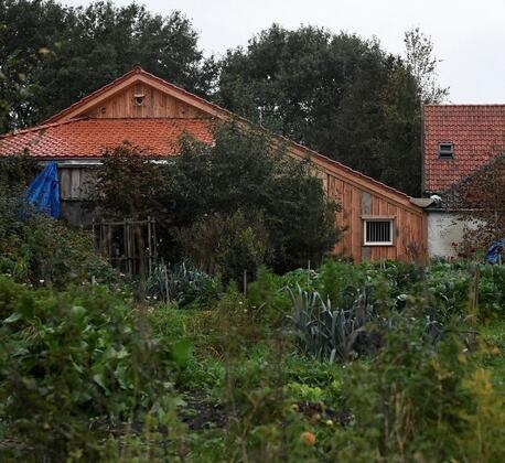 Dehşet evi! Dolabın arkasında gizli bir merdiven bulup aşağı indiler... 1