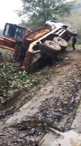 Rize'de çabaları yeterli olmadı uçuruma yuvarlandı 3