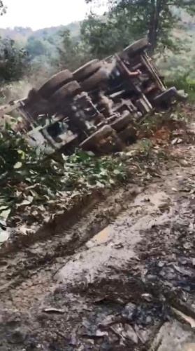 Rize'de çabaları yeterli olmadı uçuruma yuvarlandı 5