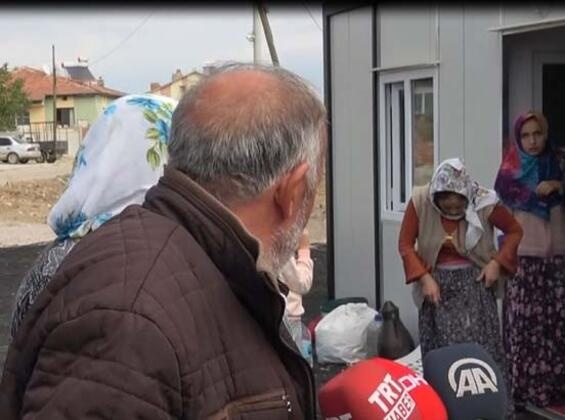 Lanet gibi... Gazeteciler çekim yaparken elbiseleri yanmaya başladı! 3