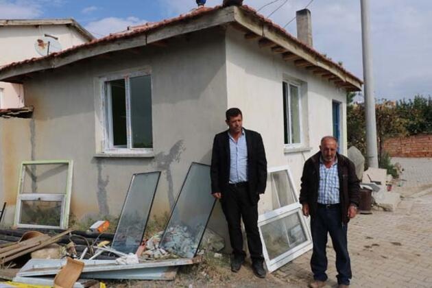 Lanet gibi... Gazeteciler çekim yaparken elbiseleri yanmaya başladı! 4