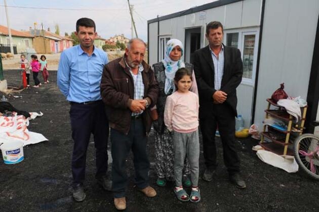 Lanet gibi... Gazeteciler çekim yaparken elbiseleri yanmaya başladı! 16