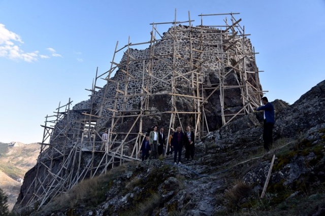 Canca Kalesi’nin surları ortaya çıkarılıyor 9