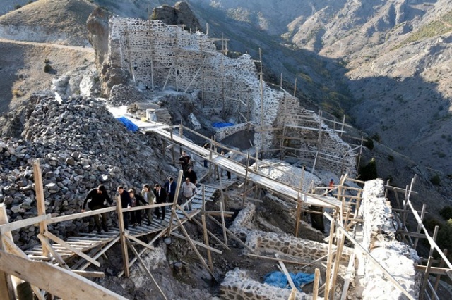 Canca Kalesi’nin surları ortaya çıkarılıyor 4