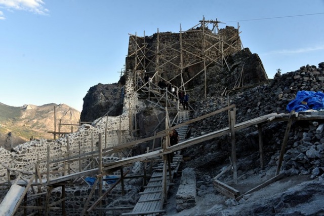 Canca Kalesi’nin surları ortaya çıkarılıyor 5