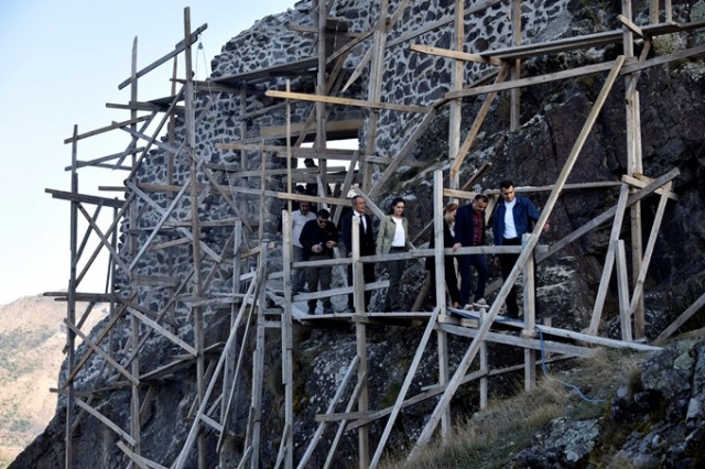 Canca Kalesi’nin surları ortaya çıkarılıyor 7