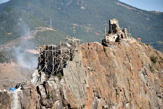 Canca Kalesi’nin surları ortaya çıkarılıyor 16