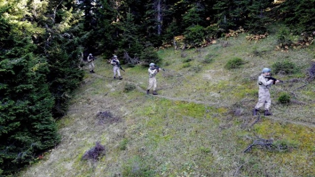Mehmetçik Doğu Karadeniz'de teröristlere göz açtırmıyor 15