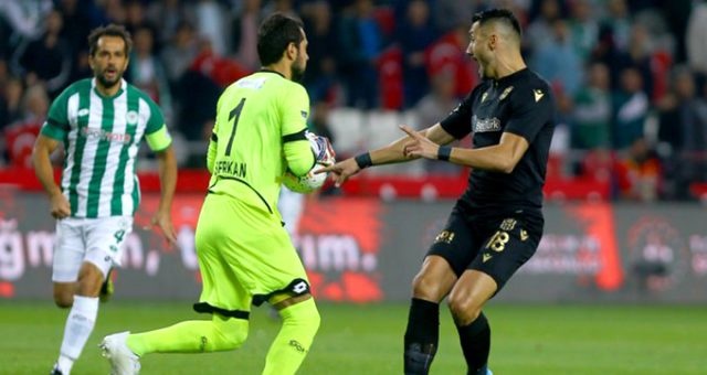 Süper Lig tarihine geçen an! Serkan Kırıntılı daha 20. saniyede... 3