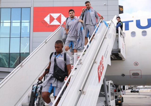 Trabzonspor'a İstanbul'da coşkulu karşılama 13