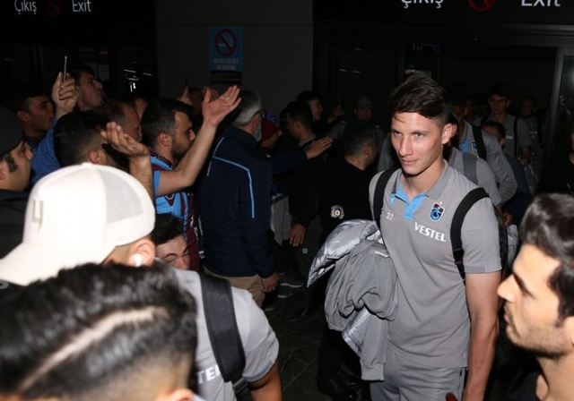 Trabzonspor'a İstanbul'da coşkulu karşılama 19