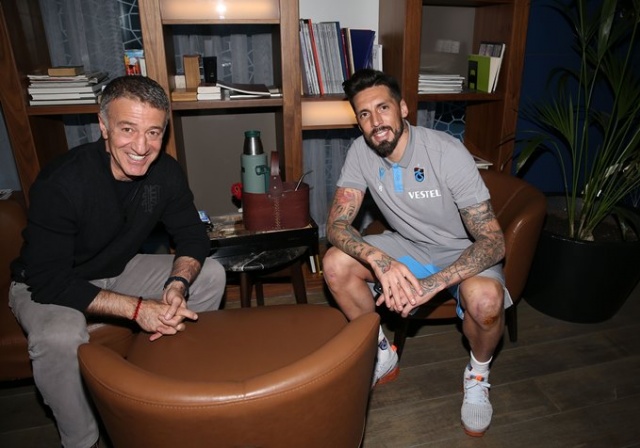 Trabzonspor'a İstanbul'da coşkulu karşılama 18