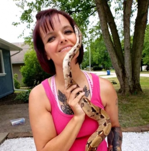 140 yılanla aynı evde yaşıyordu! Bir gece evinde... 5