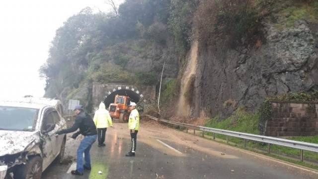 Giresun’da heyelan kazaya neden oldu: 3 yaralı 5