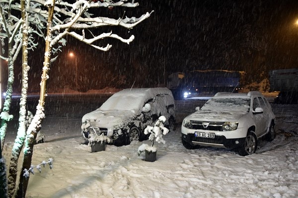 Zigana'da yağan kar sonrası kartopu savaşı! 19