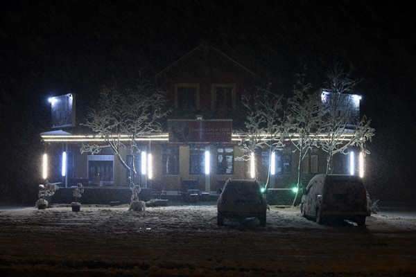 Zigana'da yağan kar sonrası kartopu savaşı! 6