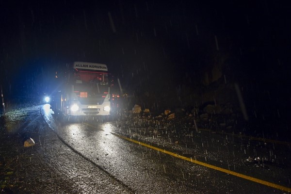 Zigana'da yağan kar sonrası kartopu savaşı! 5