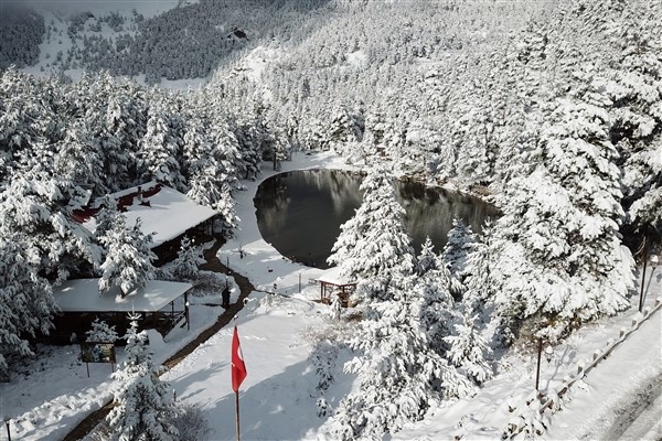 Beyazın en yakıştığı göl limni! 12