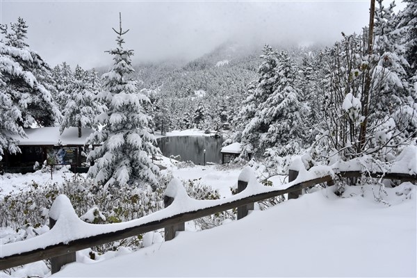 Beyazın en yakıştığı göl limni! 15