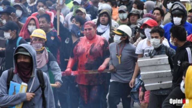 O bir belediye başkanı! Saçını kazıtıp yalın ayak dolaştırdılar 3