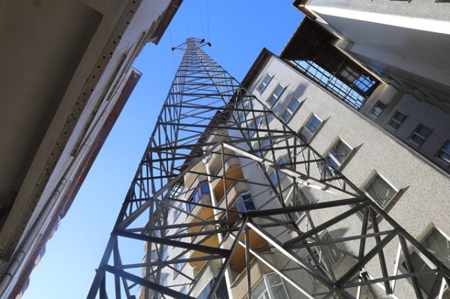 İki apartman arası yüksek gerilim! 3