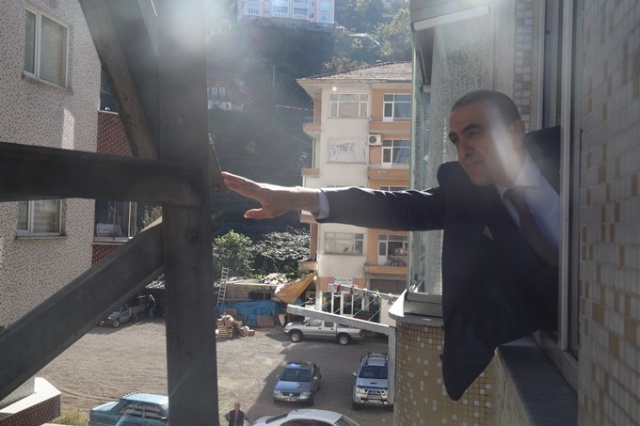 İki apartman arası yüksek gerilim! 4