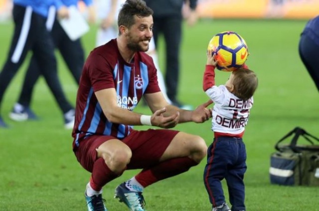 Uğur Demirok kayıplarda 2