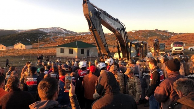 Trabzon'da yaylada yıkım gerginliği! Biber gazlı müdahale 7