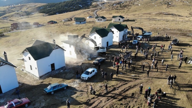 Trabzon'da yaylada yıkım gerginliği! Biber gazlı müdahale 18