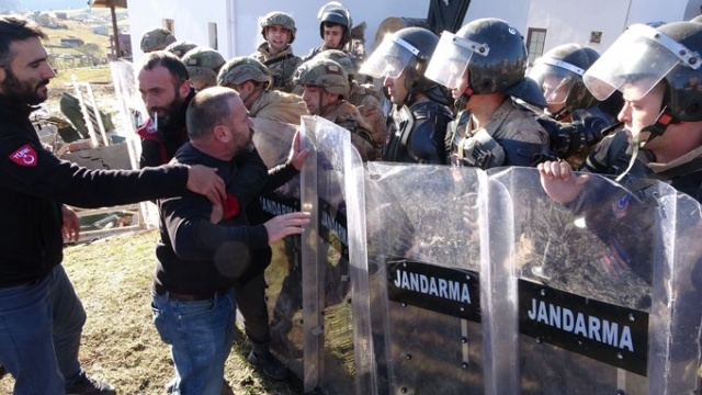 Trabzon'da yaylada yıkım gerginliği! Biber gazlı müdahale 21