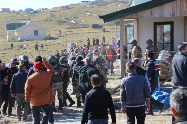 Trabzon'da yaylada yıkım gerginliği! Biber gazlı müdahale 43