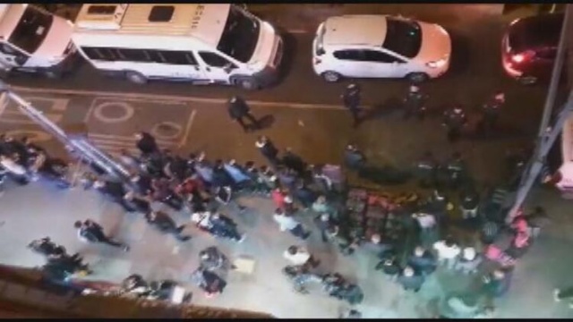 Genç kız 'imdat' çığlığı attı! Metro istasyonu karıştı 5