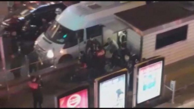 Genç kız 'imdat' çığlığı attı! Metro istasyonu karıştı 1