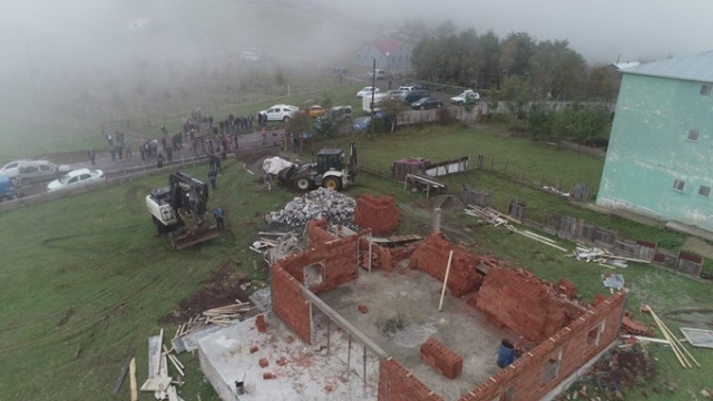 Devlet yıktı, o evini yeniden yaptı 2