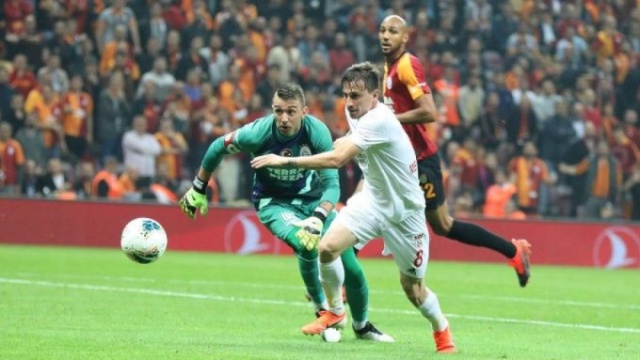 Trabzonspor ile adı anılan futbolcudan flaş açıklama 4