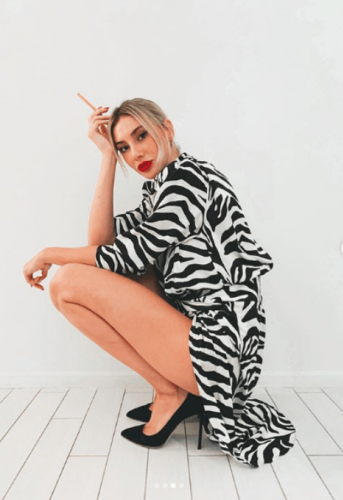 Şeyma Subaşı direk dansı yaptı... 2