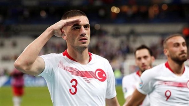 Milli futbolcu için sürpriz transfer iddiası 3