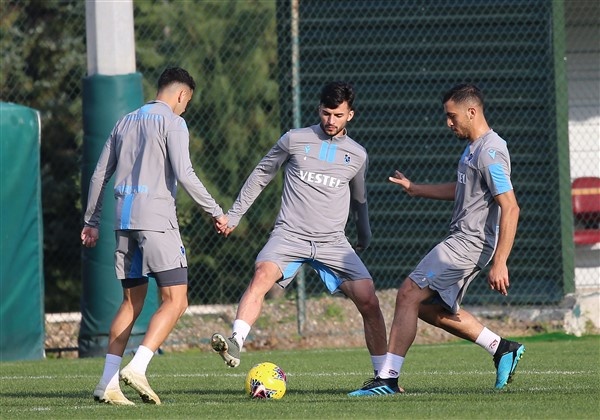 Trabzonspor'da Ankaragücü maçı hazırlıkları tamamlandı 16