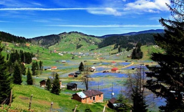 Yok olan 'Dipsiz Göl'e su verilmeye başlandı 22