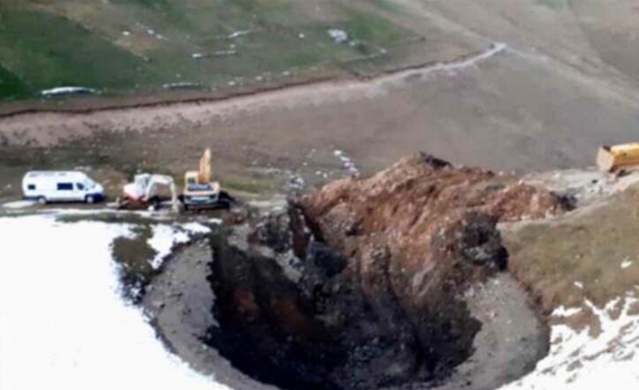 Yok olan 'Dipsiz Göl'e su verilmeye başlandı 5