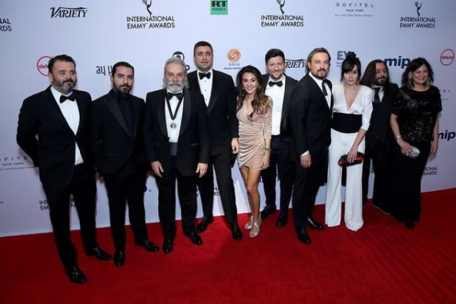 Haluk Bilginer Uluslararası Emmy Ödülleri'nde 'En İyi Erkek Oyuncu' ödülünü kazandı 9