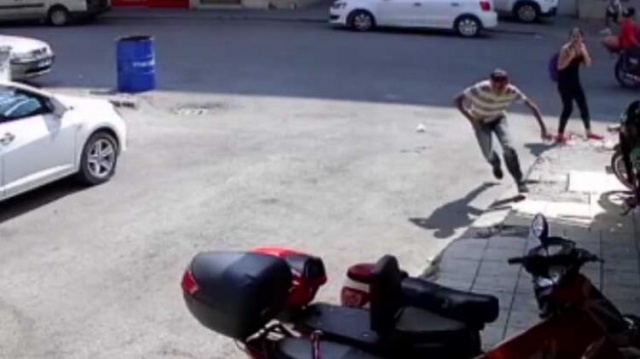 Sokak ortasında rezalet! Genç kız neye uğradığını şaşırdı 3