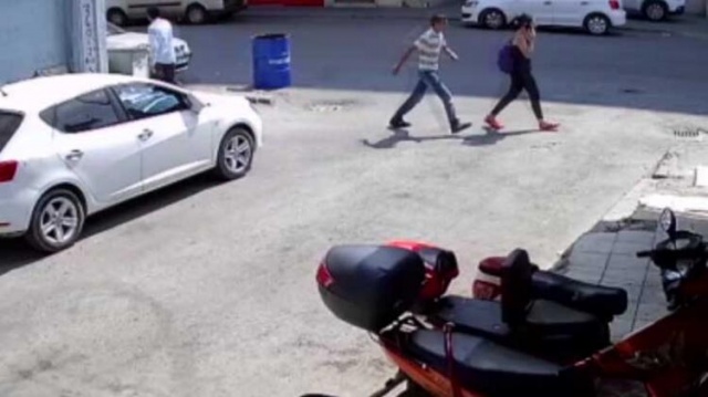 Sokak ortasında rezalet! Genç kız neye uğradığını şaşırdı 4